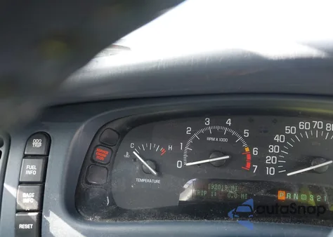 1999 Buick Park Avenue z USA, uszkodzony, nr VIN 1G4CW52K8X4622237